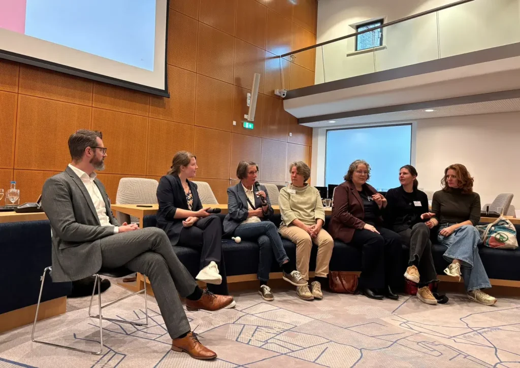 Ervaringsdeskundigen van Onbeperkt 073 in gesprek met gemeente Den Bosch over digitale toegankelijkheid