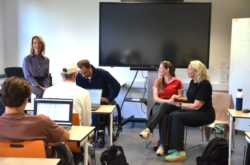 Avans-studenten ervaarden met Onbeperkt 073 hoe deuren, trappen en routes hindernissen kunnen worden. Daarna spraken ze met ervaringsdeskundigen.